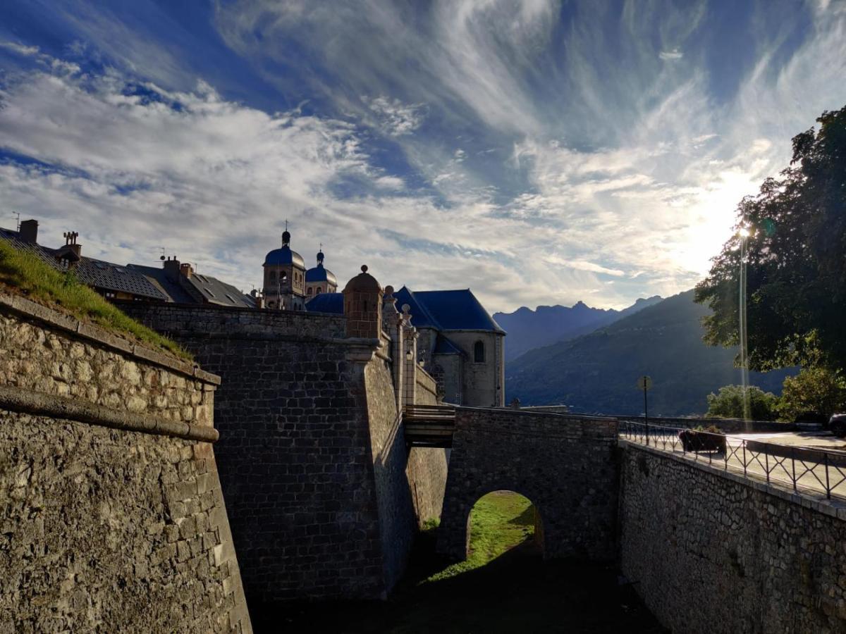 Ferienwohnung A Deux Pas ... Briançon Exterior foto